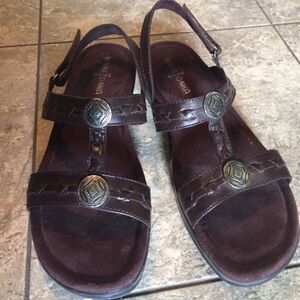 Leather Minnetonka sandals Sz 8